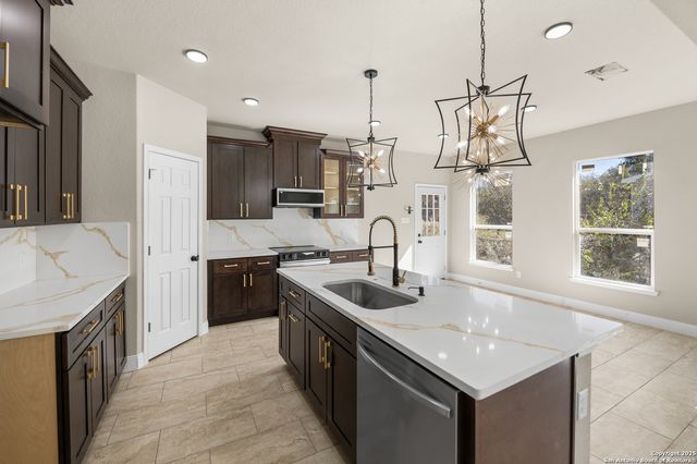 23102 Shady Forest, Elmendorf, TX 78112