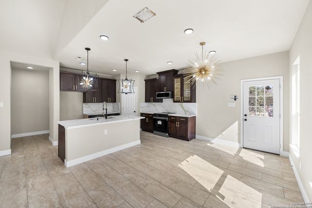 23102 Shady Forest, Elmendorf, TX 78112