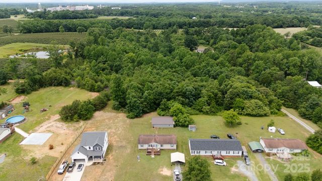 1007 W Cabaniss Road, Shelby, NC 28150