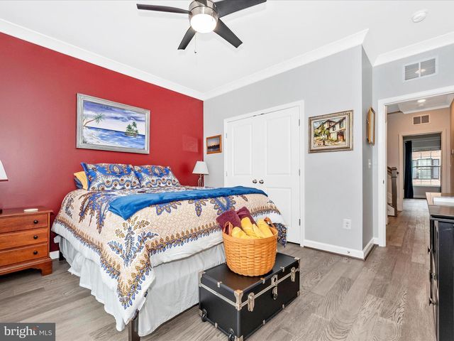 521 TRIGGERFISH DR, Oxon Hill, MD 20745