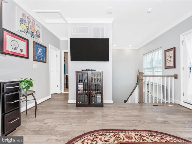 521 TRIGGERFISH DR, Oxon Hill, MD 20745