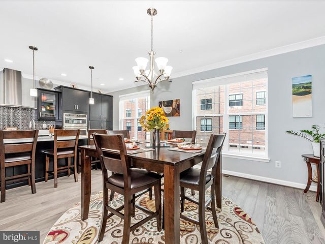 521 TRIGGERFISH DR, Oxon Hill, MD 20745