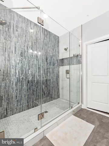 521 TRIGGERFISH DR, Oxon Hill, MD 20745