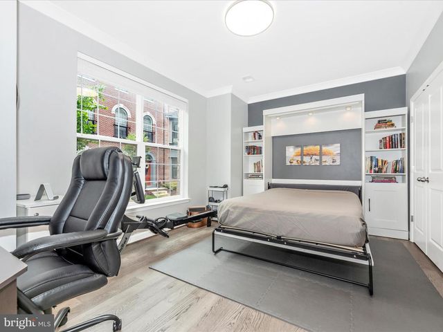 521 TRIGGERFISH DR, Oxon Hill, MD 20745