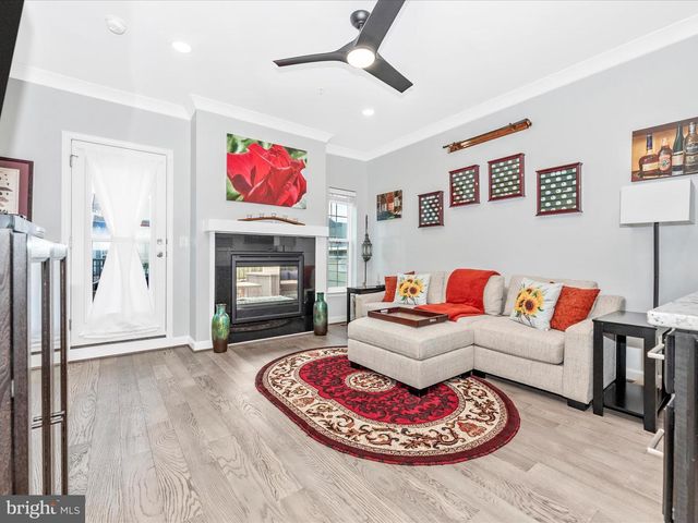 521 TRIGGERFISH DR, Oxon Hill, MD 20745