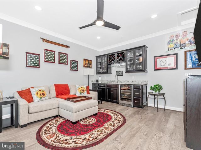 521 TRIGGERFISH DR, Oxon Hill, MD 20745