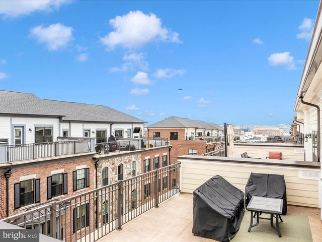 521 TRIGGERFISH DR, Oxon Hill, MD 20745