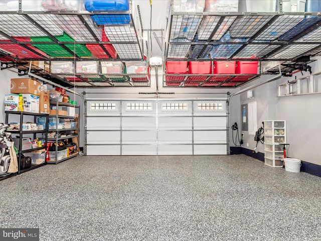 521 TRIGGERFISH DR, Oxon Hill, MD 20745