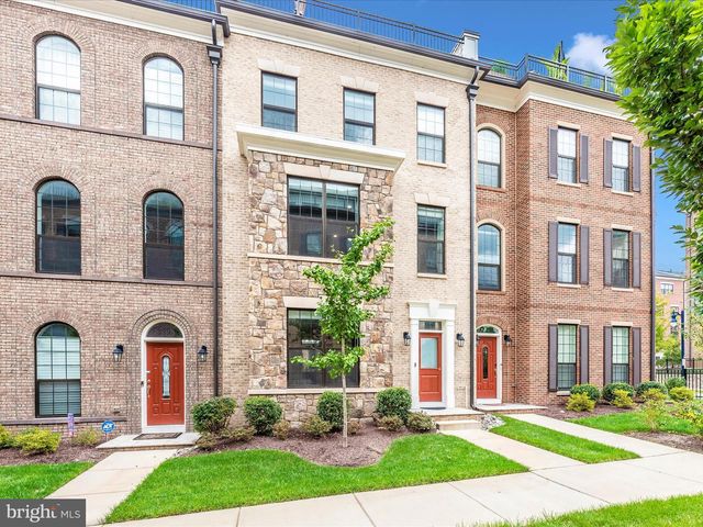 521 TRIGGERFISH DR, Oxon Hill, MD 20745