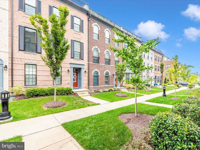 521 TRIGGERFISH DR, Oxon Hill, MD 20745