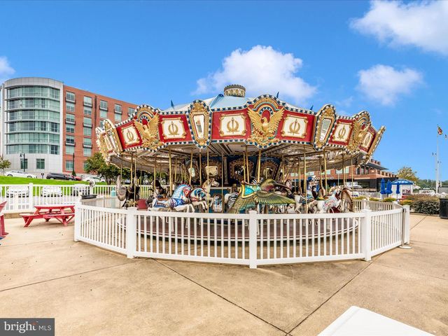 521 TRIGGERFISH DR, Oxon Hill, MD 20745