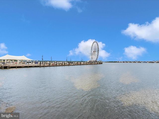 521 TRIGGERFISH DR, Oxon Hill, MD 20745