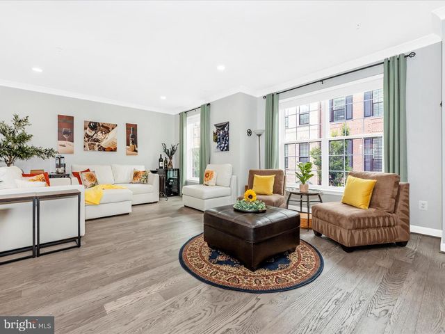 521 TRIGGERFISH DR, Oxon Hill, MD 20745