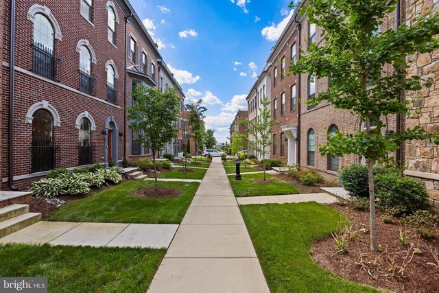 521 TRIGGERFISH DR, Oxon Hill, MD 20745