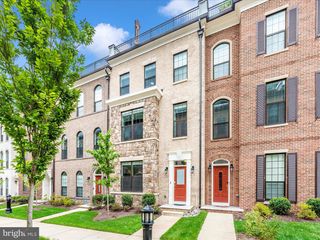 521 TRIGGERFISH DR, Oxon Hill, MD 20745