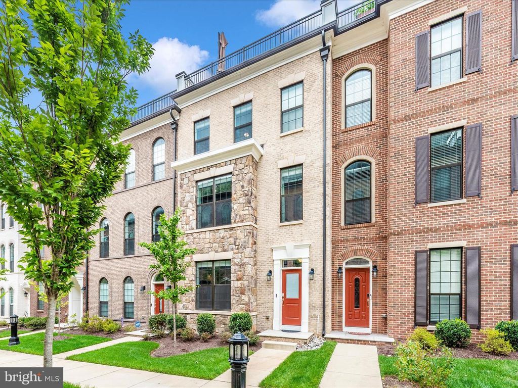 521 TRIGGERFISH DR, Oxon Hill, MD 20745