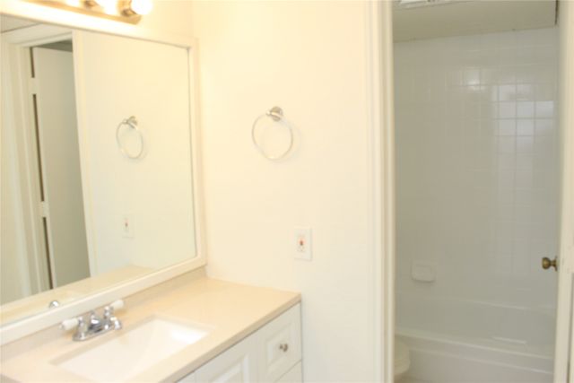 2300 Bamboo Drive N114, Arlington, TX 76006