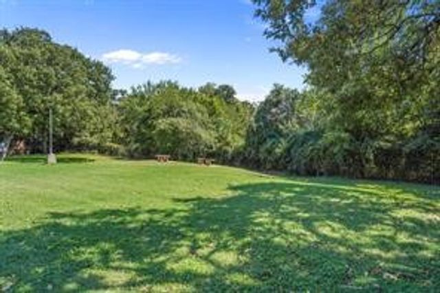 2300 Bamboo Drive N114, Arlington, TX 76006