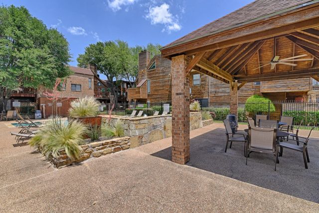 2300 Bamboo Drive N114, Arlington, TX 76006