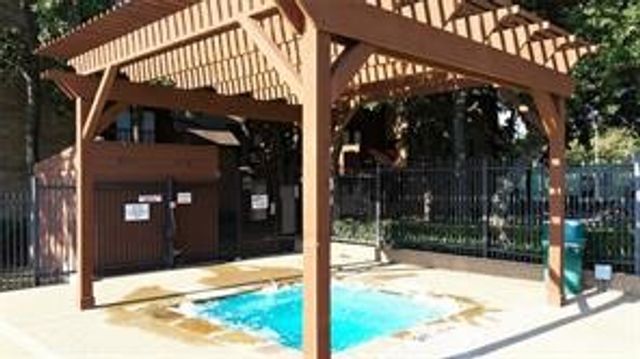 2300 Bamboo Drive N114, Arlington, TX 76006