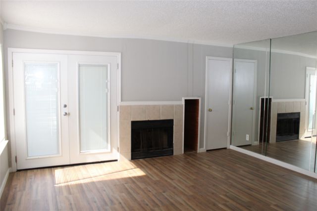 2300 Bamboo Drive N114, Arlington, TX 76006
