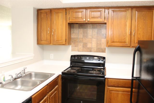 2300 Bamboo Drive N114, Arlington, TX 76006