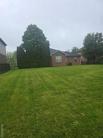 35050 Newport Court, New Baltimore, MI 48047