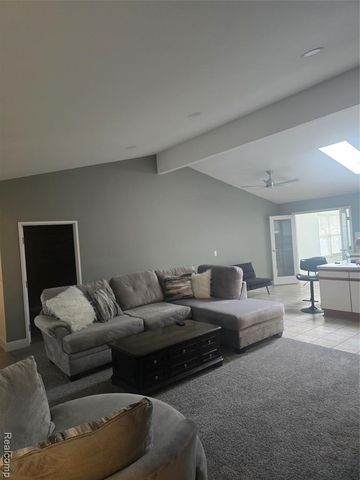 35050 Newport Court, New Baltimore, MI 48047