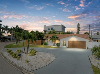 7125 S SHORE DRIVE S, South Pasadena, FL 33707