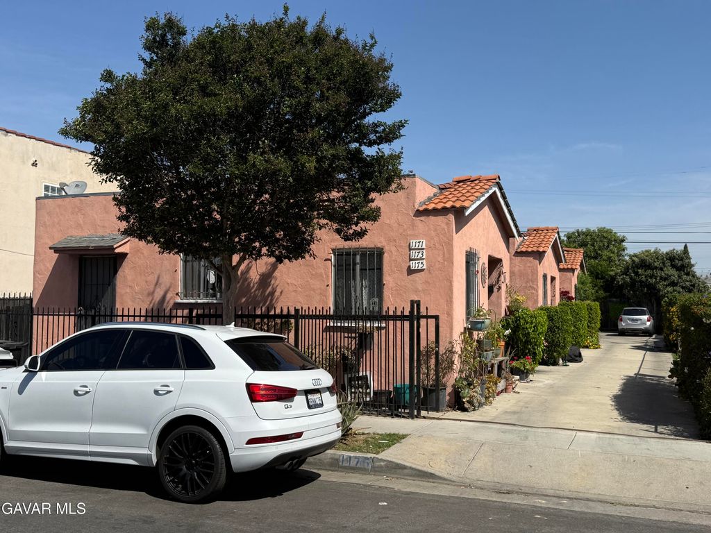 1171 W 38th Street, Los Angeles, CA 90037