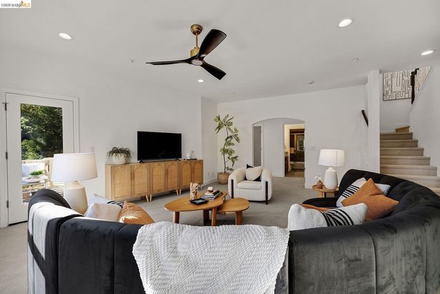 6203 Westwood Way, Oakland, CA 94611