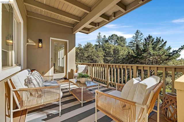 6203 Westwood Way, Oakland, CA 94611