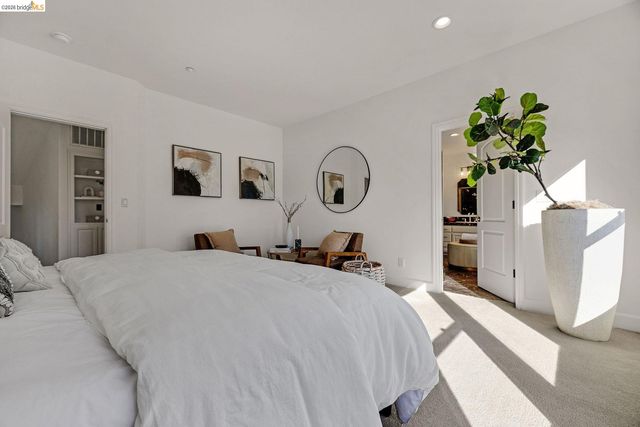 6203 Westwood Way, Oakland, CA 94611