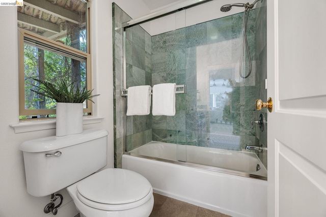 6203 Westwood Way, Oakland, CA 94611