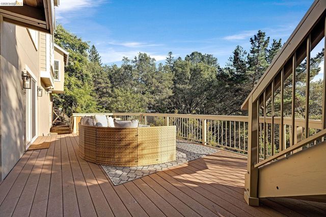 6203 Westwood Way, Oakland, CA 94611