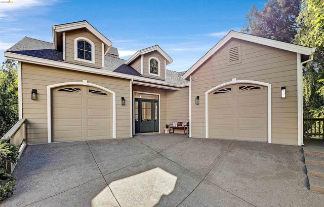 6203 Westwood Way, Oakland, CA 94611