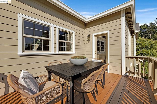 6203 Westwood Way, Oakland, CA 94611