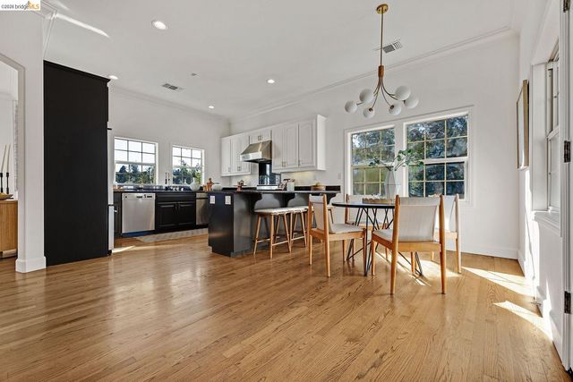 6203 Westwood Way, Oakland, CA 94611