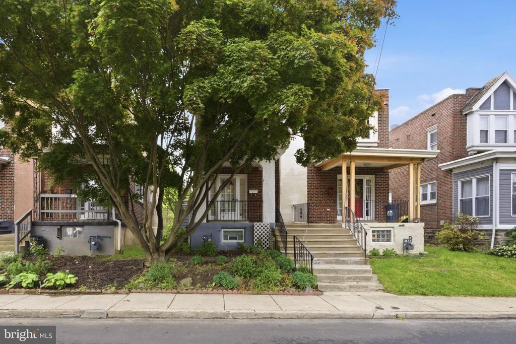 154 WOODLAND AVE, Lansdowne, PA 19050