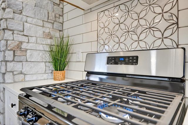 4648 S 14th STREET, Milwaukee, WI 53221