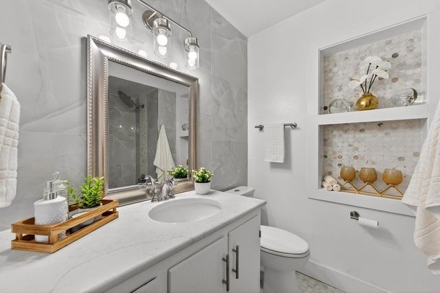 4648 S 14th STREET, Milwaukee, WI 53221