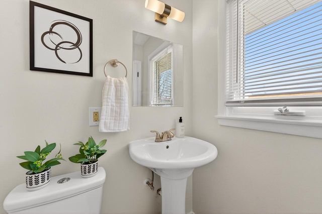 4648 S 14th STREET, Milwaukee, WI 53221