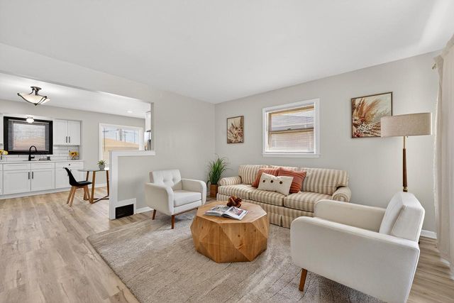 4648 S 14th STREET, Milwaukee, WI 53221