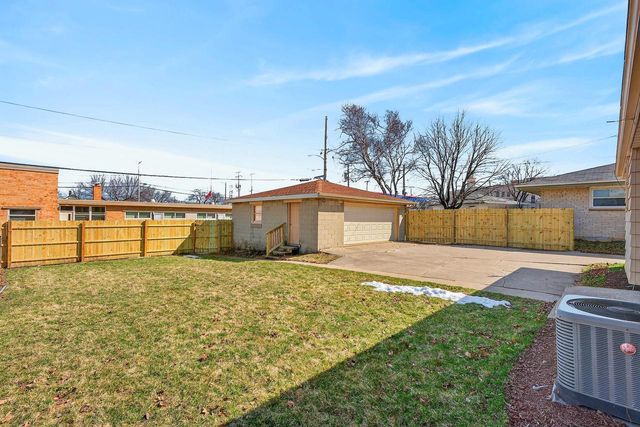 4648 S 14th STREET, Milwaukee, WI 53221