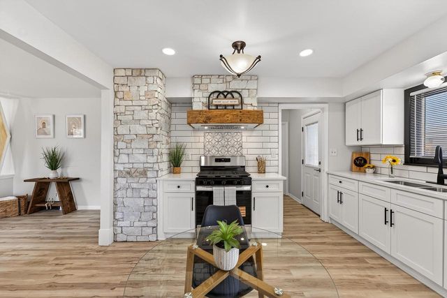 4648 S 14th STREET, Milwaukee, WI 53221