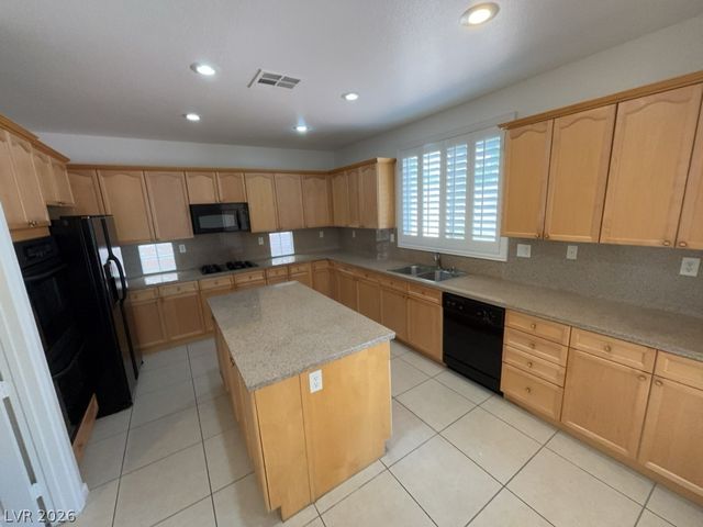 9412 Forest Edge Avenue, Las Vegas, NV 89149