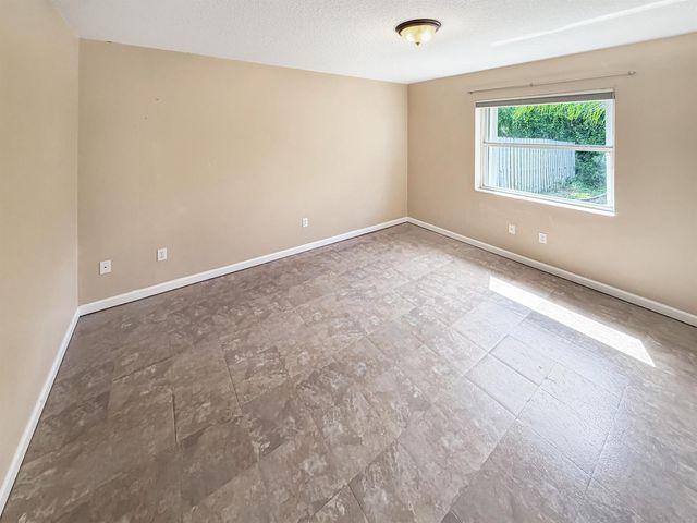 2361 NE 21st Avenue, Jensen Beach, FL 34957