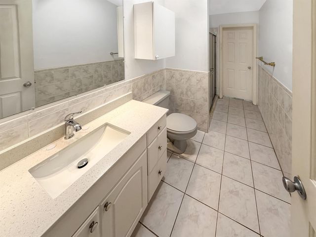 2361 NE 21st Avenue, Jensen Beach, FL 34957
