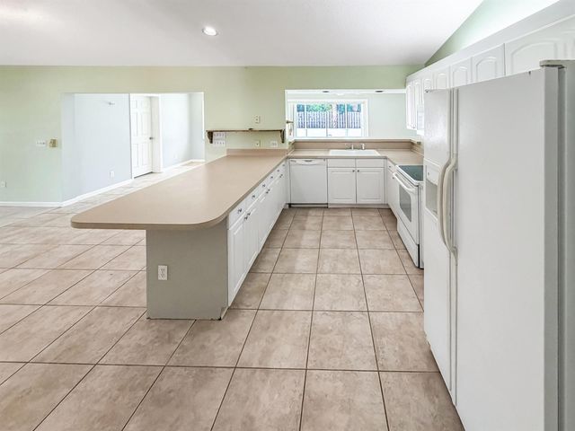 2361 NE 21st Avenue, Jensen Beach, FL 34957