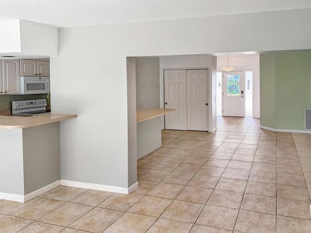 2361 NE 21st Avenue, Jensen Beach, FL 34957